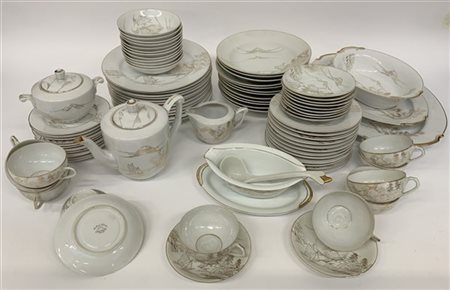 Manifattura giapponese Kutani, servizio da tavola in porcellana per dodici comm