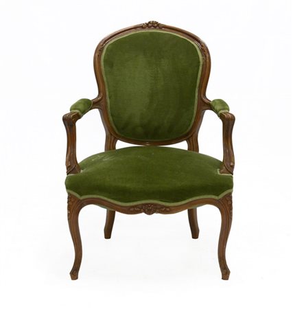 Poltrona con montanti, gambe e fascia sagomati e intagliati, rivestita in tessu