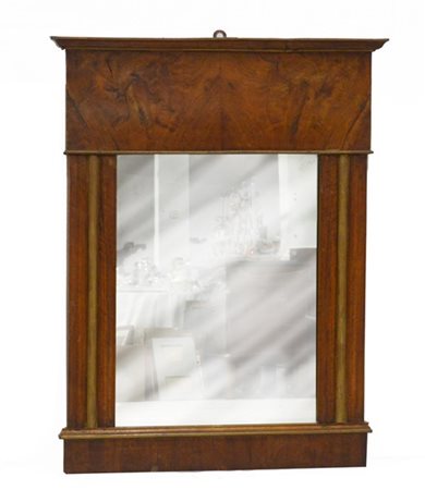 Caminiera lastronata in noce e radica (cm 107x82) (difetti)