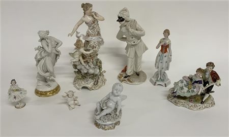 Manifatture diverse, 
Lotto composto da otto sculturine in porcellana e ceramic