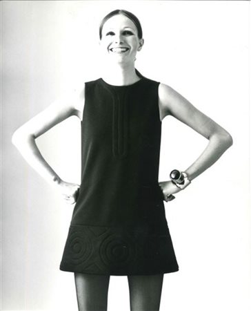 Gioiello spaziale 1969. una stampa fotografica vintage alla gelatina sali d'arg