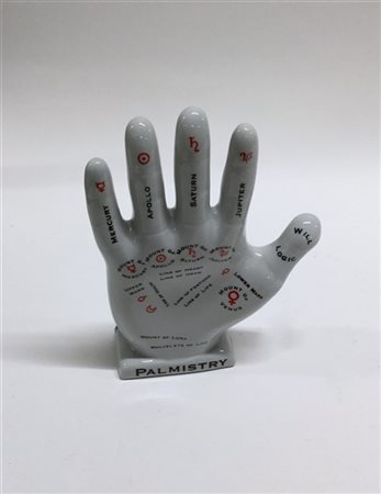 Scultura in ceramica policroma per lettura del palmo della mano, scritta in ing