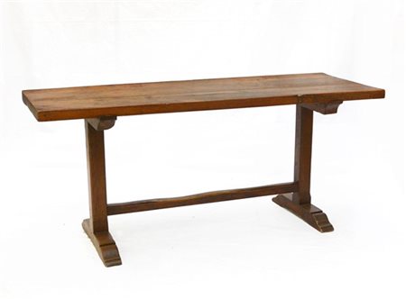 Antico tavolo fratino di forma rettangolare con montanti a traversa squadrati p