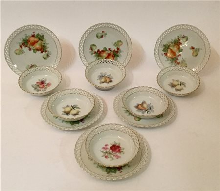 Manifattura di Schumann. Servizio da macedonia in porcellana bianca, decorato a