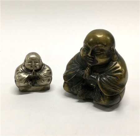 Lotto composto da due Buddha in metallo (h. max cm 8,5)