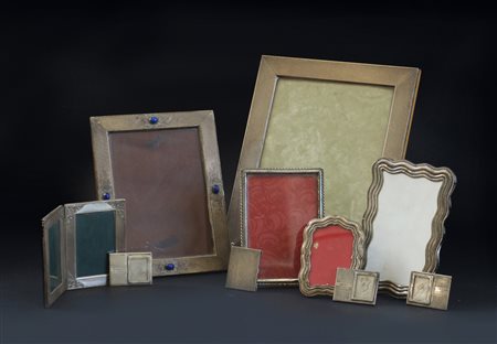 Lotto composto da dieci cornici in argento di diverse misure (lievi difetti)