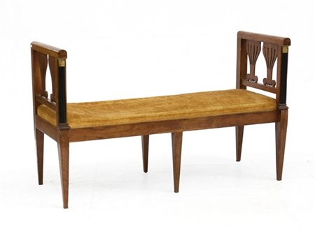 Panchetto in stile Impero, montanti a mezza colonna tornita ed ebanizzata con c