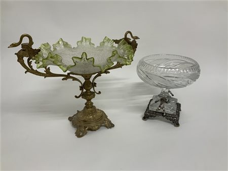 Alzatina in vetro soffiato con struttura in bronzo di gusto dèco unita ad una a