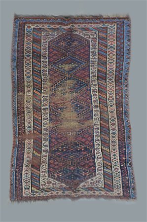 Tappeto Kamseh, Persia, fine secolo XIX.
Decoro con meddaglioni romboidali a fo