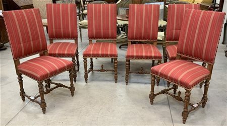 Gruppo di sei sedie intagliate a motivi rinascimentali (lievi difetti)