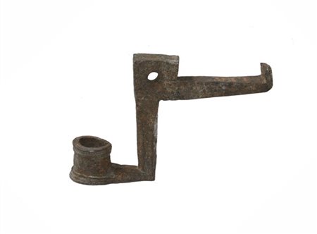 Antico portacero in ferro battuto (h cm 34 circa) (difetti)