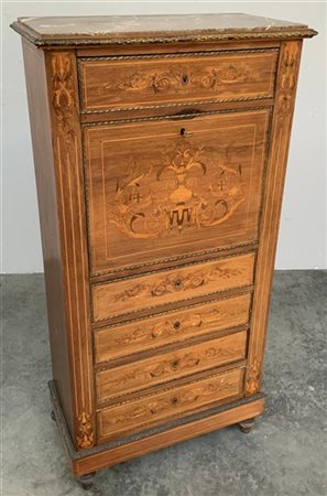 Secretaire con fronte a cinque cassetti ,in noce filettata ed intarsiata a moti