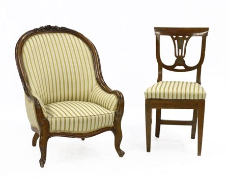 Lotto composto da una poltrona da camera in noce intagliato e una sedia con sch