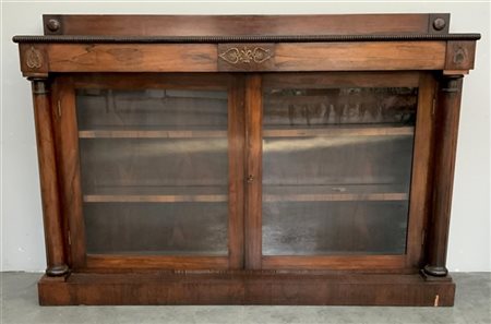 Vetrina a due sportelli in vetro e colonne a tutto tondo, secolo XIX (cm 145x98