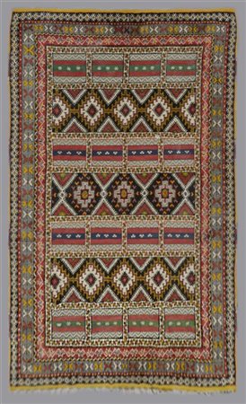 Tappeto Ourika, Marocco, secolo XX.
Annodato e tessuto in lana. Decoro geometri