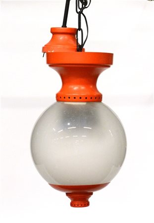 Lampada a sospensione con diffusore sferico in vetro acidato sulla superficie i