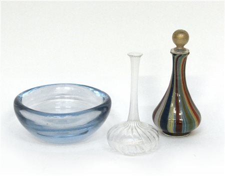 Lotto composto da un ciotola in vetro massello trasparente azzurrino di forte s