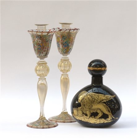 Manifattura di Murano 
Lotto composto da una coppia di candelieri in vetro soff