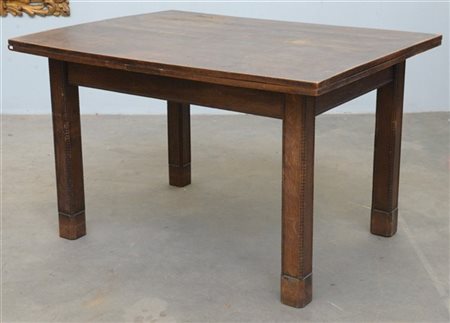 Tavolo impiallacciato in rovere con piano allungabile e quattro gambe squadrate