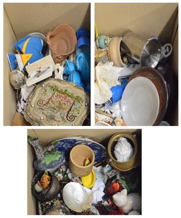 Lotto composto da tre cartoni contenenti oggetti diversi (difetti)