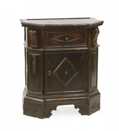 Antico mobiletto con cassetto centrale e due cassettini nei montanti, sportello