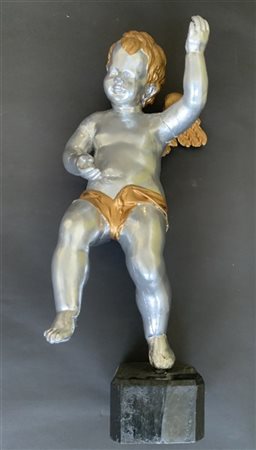 Scultura in legno argentato e dorato raffigurante angelo (h. cm 80 ca.) (diferr