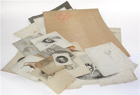 Cartella contenente numerose stampe e disegni di diverse epoche e misure (difet