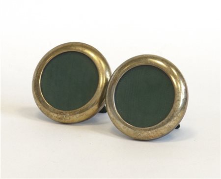 Coppia di cornici tonde in argento (d. cm 7) (difetti)