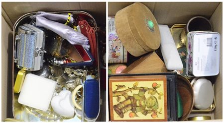 Lotto composto da due scatole contenenti numerosi oggetti di diverso usa e fatt