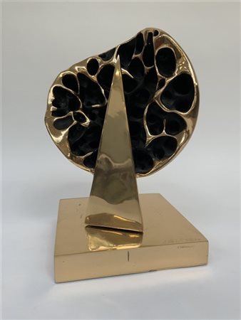 Gianfranco Meggiato "Premio nautica 2006" 
scultura in bronzo
diam, cm 33, base