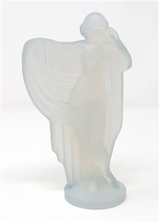 Sabino: figura femminile in vetro. Firma incisa. H. cm. 20.