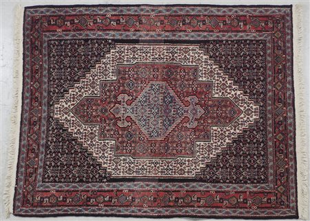 Tappeto persiano cm. 122x155.