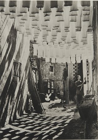 George Rodger (1908-1995)  - The Wod Suq in Tunis, 1958