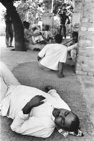 Frank Horvat (1928)  - India, Opium, 1952/53