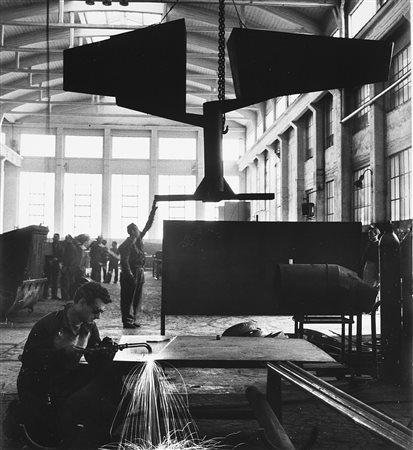 Ugo Mulas (1928-1973)  - Lynn Chadwick, Italsider Savona, 1962