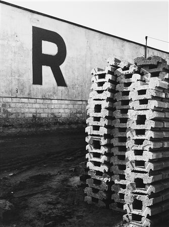 Alfredo Camisa (1927-2007)  - From the series "Alfabeto urbano": R, 1961