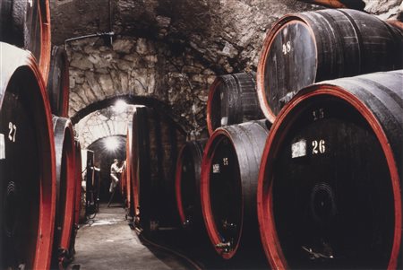 Gianni Berengo Gardin (1930)  - Verona, Cantina vinicola, anni 1990