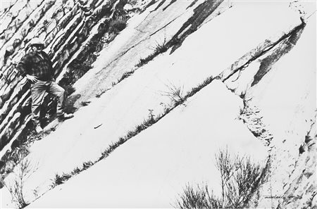 Enzo Carli (1949)  - Tra visibile e invisibile, omaggio a Giacomelli, 2001