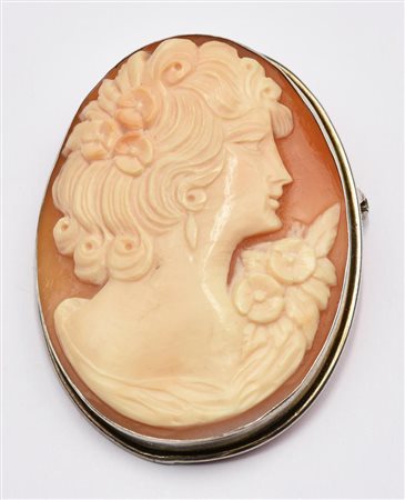 CAMMEO raffigurante profilo femminile montato in argento utilizzabile come...