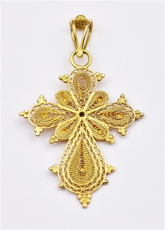 CROCE IN FILIGRANA IN ORO 18 K Italia, inizio XX secolo mm 40x30 gr 3