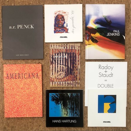 ARTISTI INTERNAZIONALI DEL DOPOGUERRA (HARTUNG, PENCK, JENKINS, KOLAR, PFAHLER, RADOY - STAUDT, AUTORI VARI) - Lotto unico di 8 cataloghi