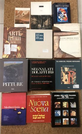 COLLETTIVE D'ARTE E MANUALI DI STORIA DELL'ARTE DEL XX SECOLO - Lotto unico di 12 cataloghi