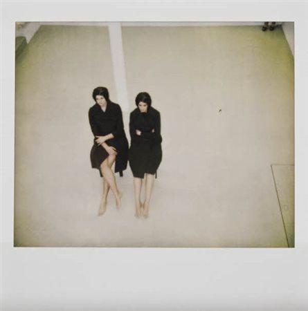 Vanessa Beecroft - VB11 - 1995 polaroid originale cm. 10,2x10,2. Certificato...