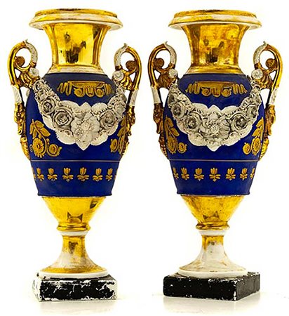 Bella coppia di vasi Impero in porcellana. Vecchia Francia. Inizi XIX secolo....