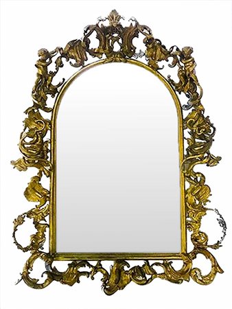 Specchiera XIX secolo, con cornice in legno dorato ed eleganti decori a...