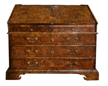 Ribalta in radica di noce, Emilia, XVIII secolo. 3 cassetti più due piccoli...