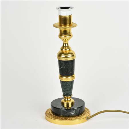 CANDELIERE in metallo dorato e marmo verde montato a elettricità cm 27