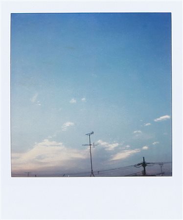 NOBUYOSHI ARAKI Tokyo 25/05/1940 Senza titolo polaroid cm. 11x9, firma al...