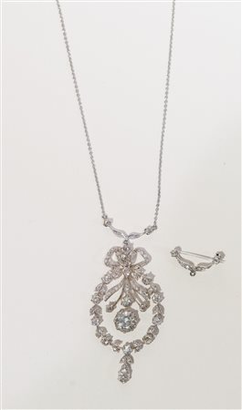 COLLANA IN ORO BIANCO CONVERTIBILE A SPILLA Realizzata con catena sottile ed...