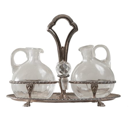 PORTACONDIMENTI IN ARGENTO Oliera e acetiera con tappi in cristallo, su...